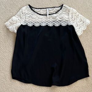 Laura Conrad Chic Black and White Lace Blouse XL
